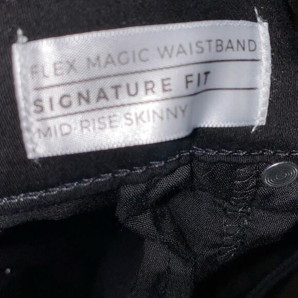 Lane Bryant Signature Fit Sateen Skinny Mid Rise Black Jeans Plus Size 28 NWT - Picture 9 of 16